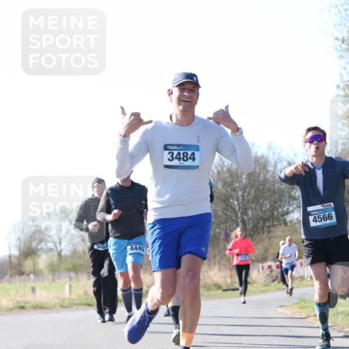 06.04.2025 - 44. Internationalen Wilhelmsburger Insellauf Jannik Wohlers http://msf.ph/oto/7623035 06.04.2025 10:25:34 Laufen 3484, 4446, 60, 4566, 4566, 31, 4323 meine-sportfotos.de