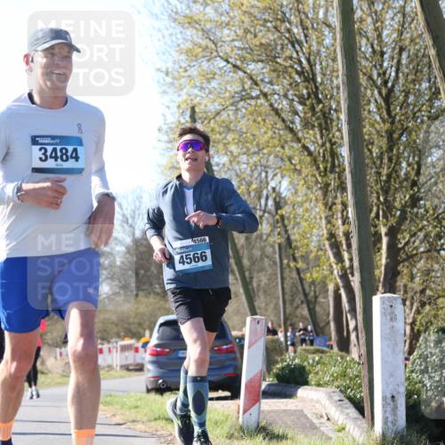 06.04.2025 - 44. Internationalen Wilhelmsburger Insellauf Jannik Wohlers http://msf.ph/oto/7623037 06.04.2025 10:25:34 Laufen 4446, 3484, 4566, 4566 meine-sportfotos.de