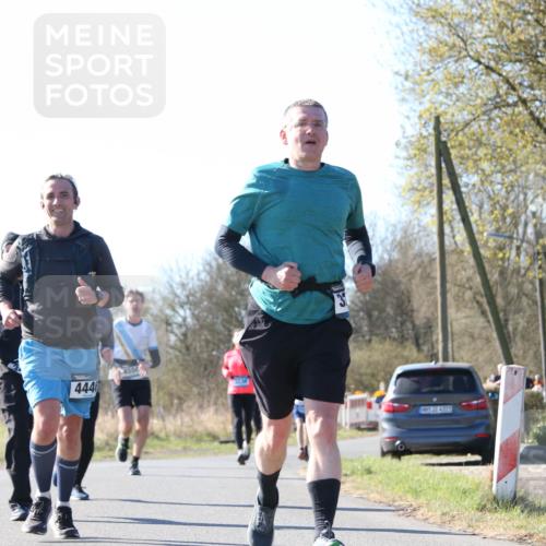 06.04.2025 - 44. Internationalen Wilhelmsburger Insellauf Jannik Wohlers http://msf.ph/oto/7623043 06.04.2025 10:25:36 Laufen 444, 31, 4323 meine-sportfotos.de