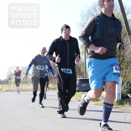 06.04.2025 - 44. Internationalen Wilhelmsburger Insellauf Jannik Wohlers http://msf.ph/oto/7623050 06.04.2025 10:25:38 Laufen 4549, 3009, 31, 4323, 44 meine-sportfotos.de