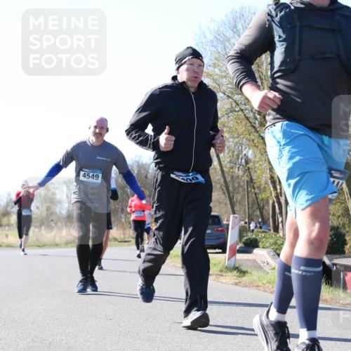 06.04.2025 - 44. Internationalen Wilhelmsburger Insellauf Jannik Wohlers http://msf.ph/oto/7623052 06.04.2025 10:25:38 Laufen 4549, 9 meine-sportfotos.de