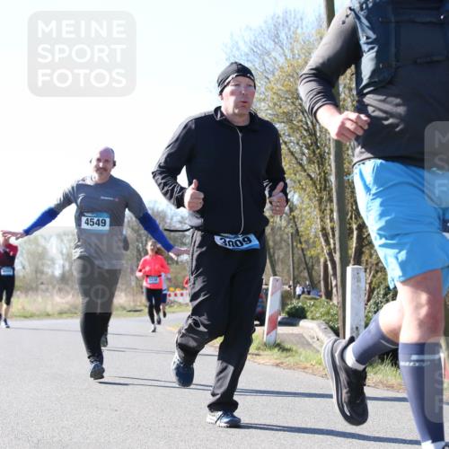 06.04.2025 - 44. Internationalen Wilhelmsburger Insellauf Jannik Wohlers http://msf.ph/oto/7623053 06.04.2025 10:25:38 Laufen 4549, 3009, 144 meine-sportfotos.de