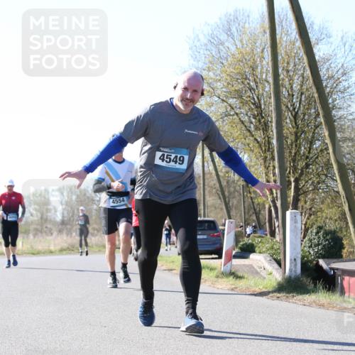 06.04.2025 - 44. Internationalen Wilhelmsburger Insellauf Jannik Wohlers http://msf.ph/oto/7623060 06.04.2025 10:25:39 Laufen 4554, 4549, 1315723 meine-sportfotos.de