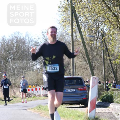 06.04.2025 - 44. Internationalen Wilhelmsburger Insellauf Jannik Wohlers http://msf.ph/oto/7623115 06.04.2025 10:25:59 Laufen 4350, 3629, 3532, 4321 meine-sportfotos.de