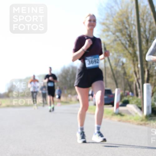 06.04.2025 - 44. Internationalen Wilhelmsburger Insellauf Jannik Wohlers http://msf.ph/oto/7623129 06.04.2025 10:26:03 Laufen 3692, 4350 meine-sportfotos.de