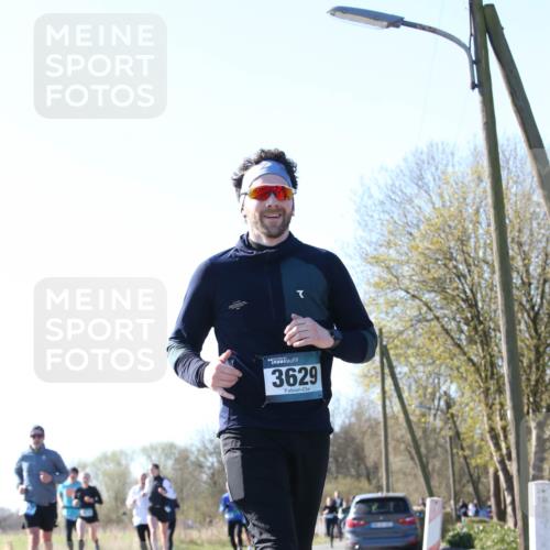 06.04.2025 - 44. Internationalen Wilhelmsburger Insellauf Jannik Wohlers http://msf.ph/oto/7623157 06.04.2025 10:26:12 Laufen 3629 meine-sportfotos.de