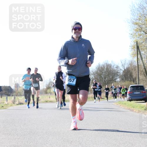 06.04.2025 - 44. Internationalen Wilhelmsburger Insellauf Jannik Wohlers http://msf.ph/oto/7623164 06.04.2025 10:26:15 Laufen 4614, 057 meine-sportfotos.de
