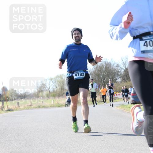 06.04.2025 - 44. Internationalen Wilhelmsburger Insellauf Jannik Wohlers http://msf.ph/oto/7623264 06.04.2025 10:27:06 Laufen 4182, 4039 meine-sportfotos.de