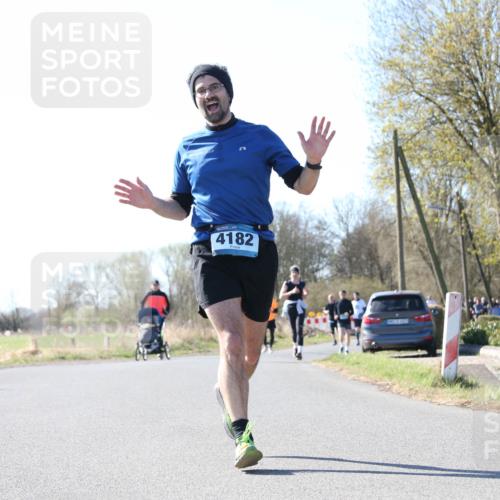 06.04.2025 - 44. Internationalen Wilhelmsburger Insellauf Jannik Wohlers http://msf.ph/oto/7623268 06.04.2025 10:27:06 Laufen 4182 meine-sportfotos.de