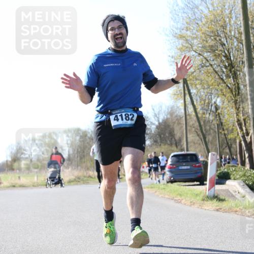 06.04.2025 - 44. Internationalen Wilhelmsburger Insellauf Jannik Wohlers http://msf.ph/oto/7623271 06.04.2025 10:27:06 Laufen 4182 meine-sportfotos.de