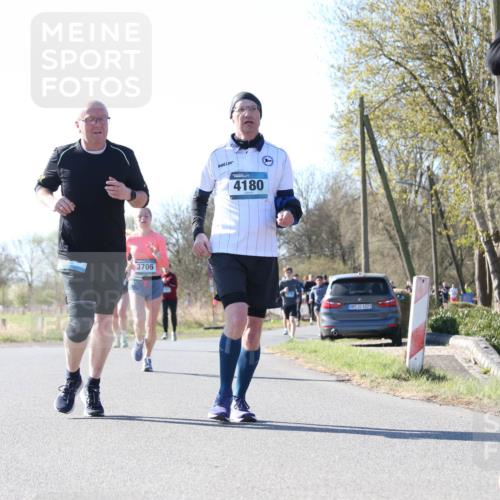 06.04.2025 - 44. Internationalen Wilhelmsburger Insellauf Jannik Wohlers http://msf.ph/oto/7623290 06.04.2025 10:27:22 Laufen 3706, 0, 4180, 31, 4323 meine-sportfotos.de