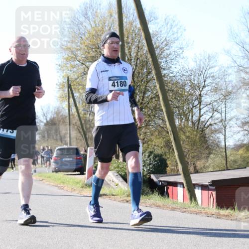 06.04.2025 - 44. Internationalen Wilhelmsburger Insellauf Jannik Wohlers http://msf.ph/oto/7623297 06.04.2025 10:27:23 Laufen 37, 11753, 4180 meine-sportfotos.de