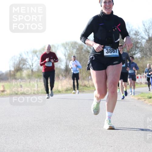 06.04.2025 - 44. Internationalen Wilhelmsburger Insellauf Jannik Wohlers http://msf.ph/oto/7623314 06.04.2025 10:27:28 Laufen 1491, 3867 meine-sportfotos.de