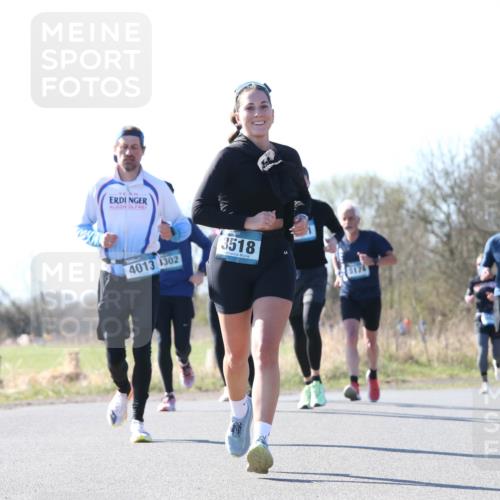 06.04.2025 - 44. Internationalen Wilhelmsburger Insellauf Jannik Wohlers http://msf.ph/oto/7623330 06.04.2025 10:27:35 Laufen 4013, 1302, 3518, 3918 meine-sportfotos.de