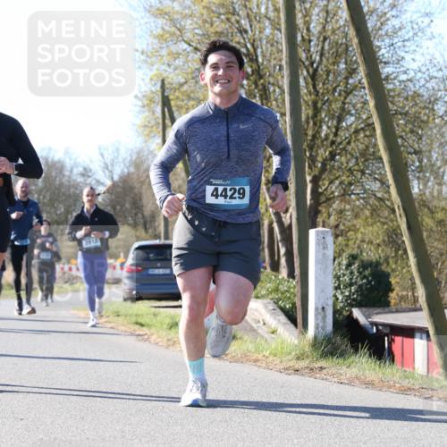 06.04.2025 - 44. Internationalen Wilhelmsburger Insellauf Jannik Wohlers http://msf.ph/oto/7623337 06.04.2025 10:27:37 Laufen 5174, 3518, 3918, 4429 meine-sportfotos.de