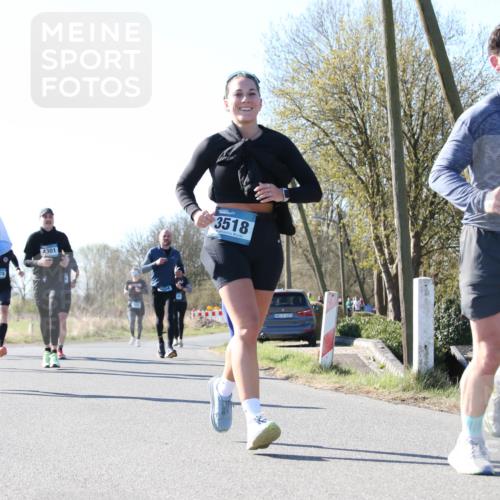 06.04.2025 - 44. Internationalen Wilhelmsburger Insellauf Jannik Wohlers http://msf.ph/oto/7623339 06.04.2025 10:27:38 Laufen 4013, 978, 4301, 3518, 31, 423, 4429 meine-sportfotos.de
