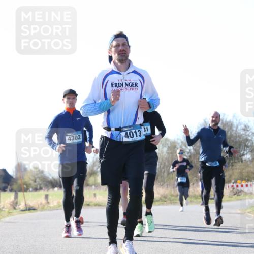 06.04.2025 - 44. Internationalen Wilhelmsburger Insellauf Jannik Wohlers http://msf.ph/oto/7623343 06.04.2025 10:27:39 Laufen 4302, 4013, 3918 meine-sportfotos.de