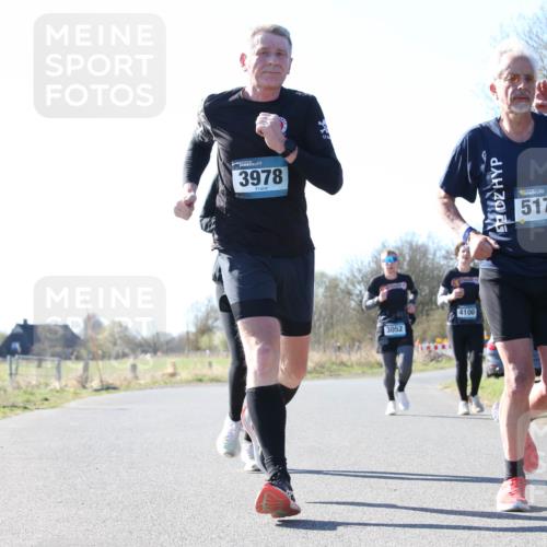06.04.2025 - 44. Internationalen Wilhelmsburger Insellauf Jannik Wohlers http://msf.ph/oto/7623353 06.04.2025 10:27:43 Laufen 3978, 3052, 4100, 5174, 3608 meine-sportfotos.de