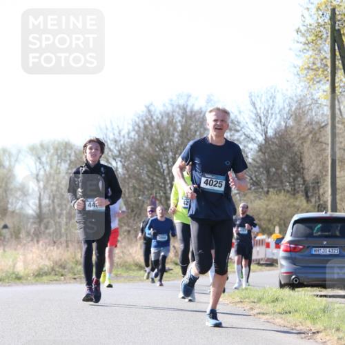 06.04.2025 - 44. Internationalen Wilhelmsburger Insellauf Jannik Wohlers http://msf.ph/oto/7623371 06.04.2025 10:27:55 Laufen 44, 42, 4025, 4321 meine-sportfotos.de