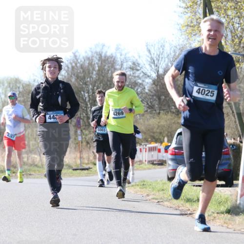 06.04.2025 - 44. Internationalen Wilhelmsburger Insellauf Jannik Wohlers http://msf.ph/oto/7623379 06.04.2025 10:27:57 Laufen 4387, 44, 5003, 4269, 4025 meine-sportfotos.de