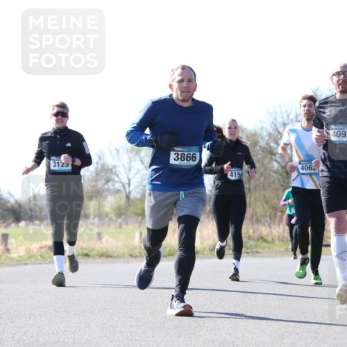 06.04.2025 - 44. Internationalen Wilhelmsburger Insellauf Jannik Wohlers http://msf.ph/oto/7623401 06.04.2025 10:28:05 Laufen 3123, 3866, 4194, 4063, 4097, 319 meine-sportfotos.de