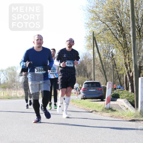 06.04.2025 - 44. Internationalen Wilhelmsburger Insellauf Jannik Wohlers http://msf.ph/oto/7623408 06.04.2025 10:28:06 Laufen 3123, 3866, 4063, 4097, 31, 4321 meine-sportfotos.de