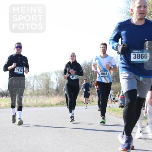 06.04.2025 - 44. Internationalen Wilhelmsburger Insellauf Jannik Wohlers http://msf.ph/oto/7623409 06.04.2025 10:28:08 Laufen 3123, 4194, 4063, 3866 meine-sportfotos.de