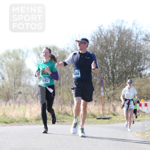 06.04.2025 - 44. Internationalen Wilhelmsburger Insellauf Jannik Wohlers http://msf.ph/oto/7623425 06.04.2025 10:28:11 Laufen 3687, 3489, 4352 meine-sportfotos.de
