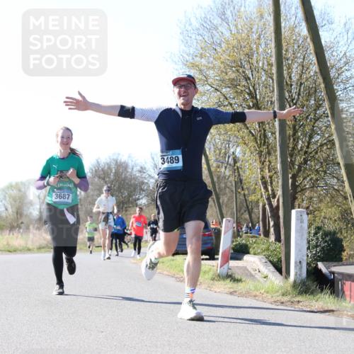 06.04.2025 - 44. Internationalen Wilhelmsburger Insellauf Jannik Wohlers http://msf.ph/oto/7623451 06.04.2025 10:28:15 Laufen 3687, 3489 meine-sportfotos.de