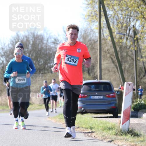 06.04.2025 - 44. Internationalen Wilhelmsburger Insellauf Jannik Wohlers http://msf.ph/oto/7623474 06.04.2025 10:28:23 Laufen 3999, 4352, 31, 4323 meine-sportfotos.de