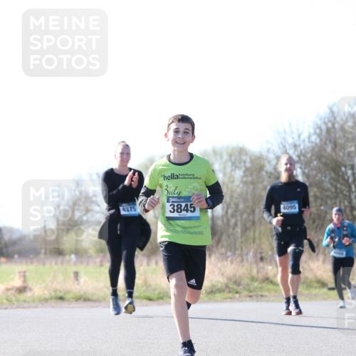 06.04.2025 - 44. Internationalen Wilhelmsburger Insellauf Jannik Wohlers http://msf.ph/oto/7623481 06.04.2025 10:28:25 Laufen 4375, 3845, 4095, 4000 meine-sportfotos.de