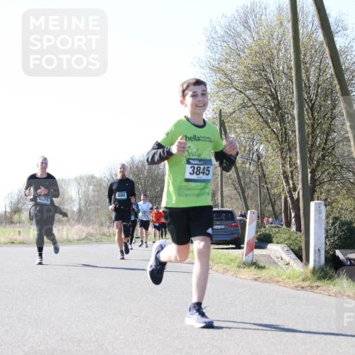 06.04.2025 - 44. Internationalen Wilhelmsburger Insellauf Jannik Wohlers http://msf.ph/oto/7623488 06.04.2025 10:28:28 Laufen 4095, 3845 meine-sportfotos.de