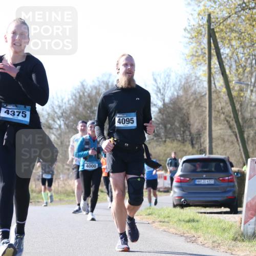 06.04.2025 - 44. Internationalen Wilhelmsburger Insellauf Jannik Wohlers http://msf.ph/oto/7623491 06.04.2025 10:28:30 Laufen 4375, 4095, 4000, 31, 4321 meine-sportfotos.de