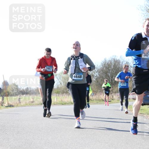 06.04.2025 - 44. Internationalen Wilhelmsburger Insellauf Jannik Wohlers http://msf.ph/oto/7623527 06.04.2025 10:28:51 Laufen 3957, 4448, 4475, 3013, 4245 meine-sportfotos.de