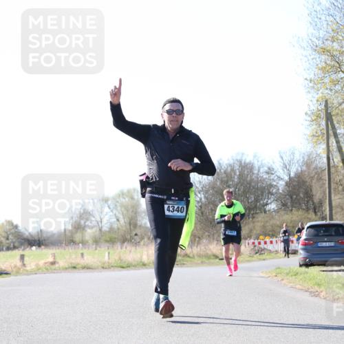 06.04.2025 - 44. Internationalen Wilhelmsburger Insellauf Jannik Wohlers http://msf.ph/oto/7623543 06.04.2025 10:28:56 Laufen 4340, 3407, 31, 4321 meine-sportfotos.de