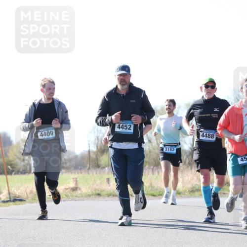 06.04.2025 - 44. Internationalen Wilhelmsburger Insellauf Jannik Wohlers http://msf.ph/oto/7623569 06.04.2025 10:29:12 Laufen 4409, 4452, 3162, 2015, 4488, 4519, 344, 4456 meine-sportfotos.de