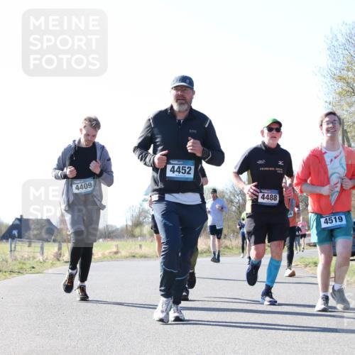 06.04.2025 - 44. Internationalen Wilhelmsburger Insellauf Jannik Wohlers http://msf.ph/oto/7623576 06.04.2025 10:29:15 Laufen 4409, 4452, 201, 4488, 4519, 45 meine-sportfotos.de