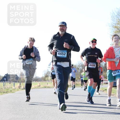 06.04.2025 - 44. Internationalen Wilhelmsburger Insellauf Jannik Wohlers http://msf.ph/oto/7623577 06.04.2025 10:29:15 Laufen 4409, 316, 4452, 2015, 344, 4488, 4519 meine-sportfotos.de