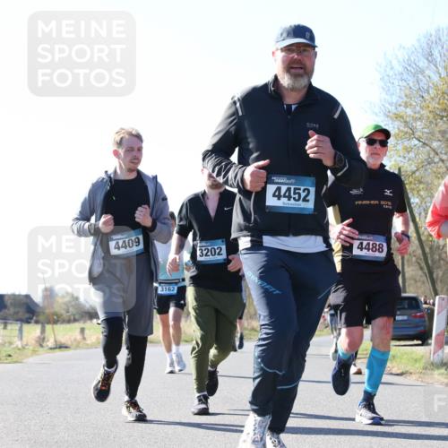 06.04.2025 - 44. Internationalen Wilhelmsburger Insellauf Jannik Wohlers http://msf.ph/oto/7623579 06.04.2025 10:29:15 Laufen 4409, 3162, 3202, 4452, 2015, 4488, 4519 meine-sportfotos.de