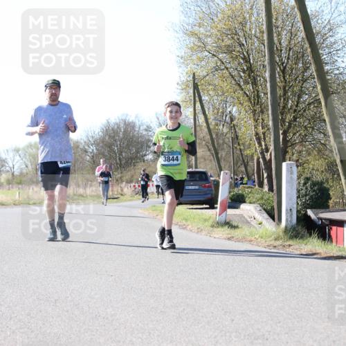 06.04.2025 - 44. Internationalen Wilhelmsburger Insellauf Jannik Wohlers http://msf.ph/oto/7623592 06.04.2025 10:29:20 Laufen 3844, 31, 4323 meine-sportfotos.de