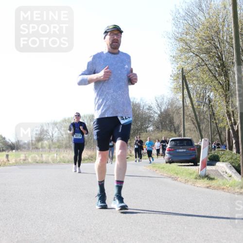 06.04.2025 - 44. Internationalen Wilhelmsburger Insellauf Jannik Wohlers http://msf.ph/oto/7623596 06.04.2025 10:29:21 Laufen 3014, 31, 4323, 3844 meine-sportfotos.de