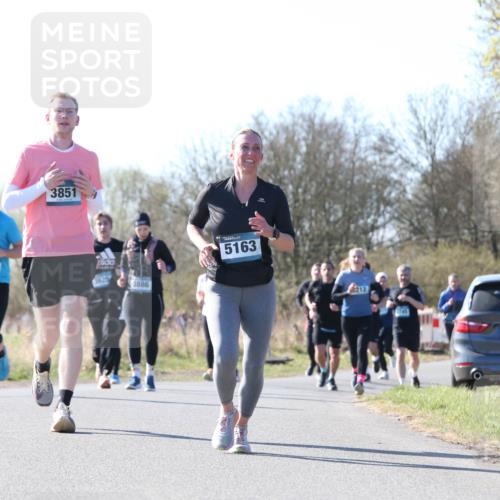 06.04.2025 - 44. Internationalen Wilhelmsburger Insellauf Jannik Wohlers http://msf.ph/oto/7623607 06.04.2025 10:29:28 Laufen 3851, 4585, 3625, 1886, 5163, 212, 31, 4321 meine-sportfotos.de