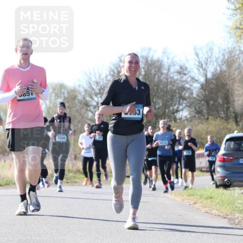 06.04.2025 - 44. Internationalen Wilhelmsburger Insellauf Jannik Wohlers http://msf.ph/oto/7623609 06.04.2025 10:29:29 Laufen 851, 4585, 3886, 53, 3212, 31, 4323 meine-sportfotos.de