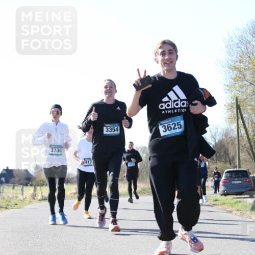 06.04.2025 - 44. Internationalen Wilhelmsburger Insellauf Jannik Wohlers http://msf.ph/oto/7623639 06.04.2025 10:29:38 Laufen 3736, 3354, 3625, 417, 1510 meine-sportfotos.de