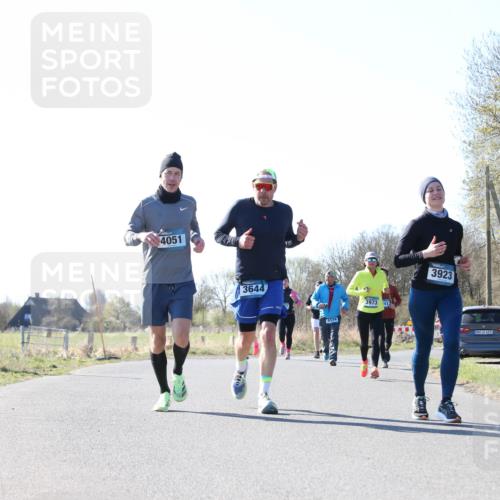 06.04.2025 - 44. Internationalen Wilhelmsburger Insellauf Jannik Wohlers http://msf.ph/oto/7623674 06.04.2025 10:29:52 Laufen 4051, 3644, 4334, 3973, 3923, 31, 4323 meine-sportfotos.de