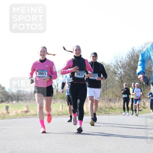 06.04.2025 - 44. Internationalen Wilhelmsburger Insellauf Jannik Wohlers http://msf.ph/oto/7623692 06.04.2025 10:29:57 Laufen 3951, 3937, 397, 881, 4466, 4334 meine-sportfotos.de