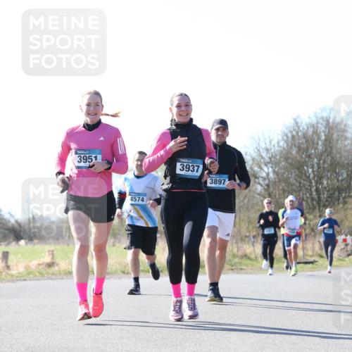 06.04.2025 - 44. Internationalen Wilhelmsburger Insellauf Jannik Wohlers http://msf.ph/oto/7623693 06.04.2025 10:29:58 Laufen 3951, 4574, 3937, 3897 meine-sportfotos.de