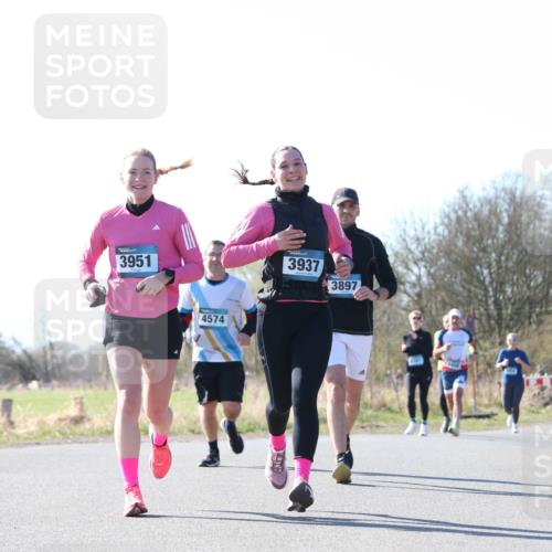 06.04.2025 - 44. Internationalen Wilhelmsburger Insellauf Jannik Wohlers http://msf.ph/oto/7623694 06.04.2025 10:29:58 Laufen 3951, 4574, 3937, 3897 meine-sportfotos.de