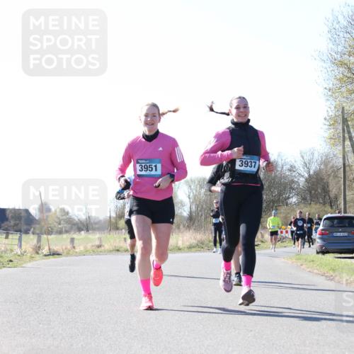 06.04.2025 - 44. Internationalen Wilhelmsburger Insellauf Jannik Wohlers http://msf.ph/oto/7623699 06.04.2025 10:29:59 Laufen 3951, 3937, 4321 meine-sportfotos.de