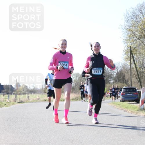 06.04.2025 - 44. Internationalen Wilhelmsburger Insellauf Jannik Wohlers http://msf.ph/oto/7623701 06.04.2025 10:30:00 Laufen 457, 3951, 3937 meine-sportfotos.de